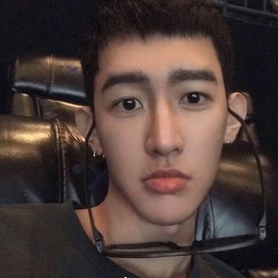 职业休闲男头像