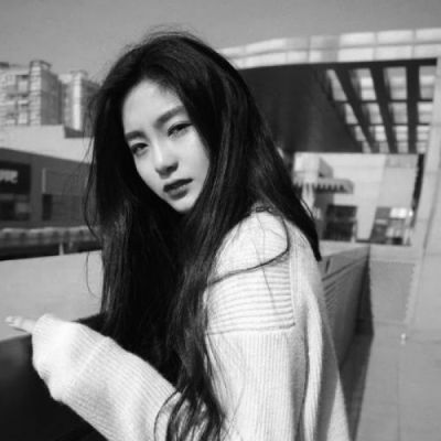 头像女侧面高冷唯美