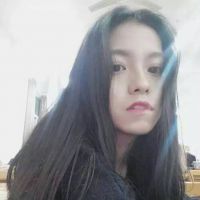 背英文的网名女生