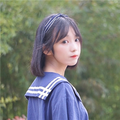 蓝衣服手遮脸的女头像
