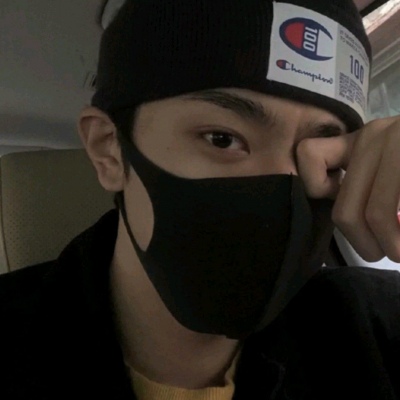 艺术感高级头像男