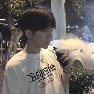 给人一种阳光的头像