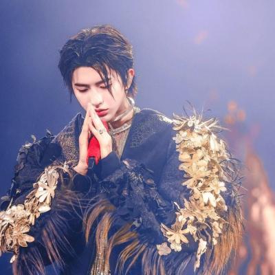 2023年新年男微信头像