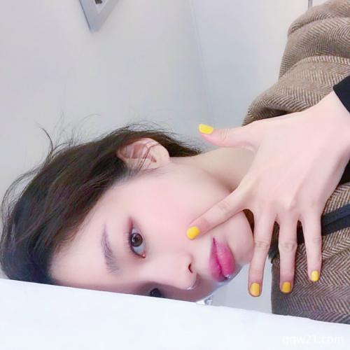 好看的女生头像加背景图