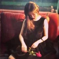 带泪倾城：2025年情感美学与网络印记