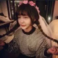 女生头像拿手机遮脸