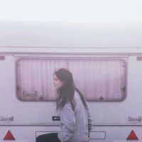 手机遮脸女生头像霸气