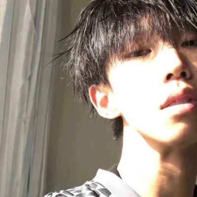 真人头像男侧脸高清