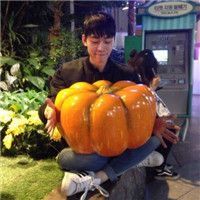 开心的头像男