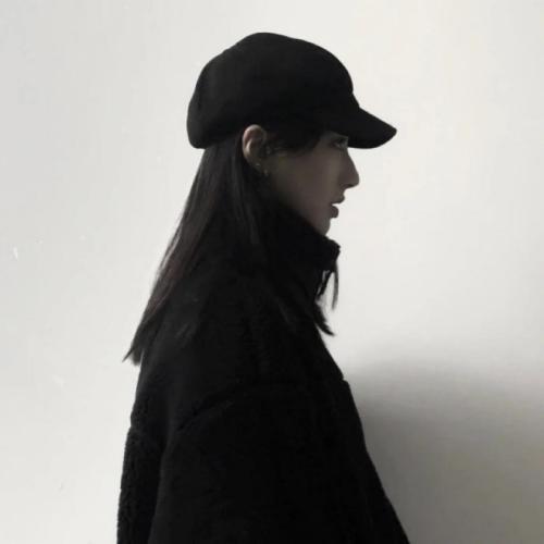 2022年跨年头像女侧面