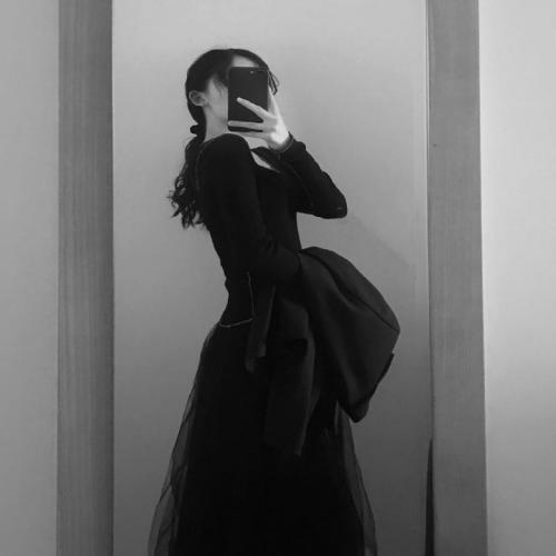 伤感网名女生带守候的