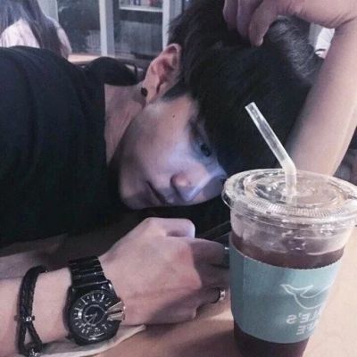 自卑男头像