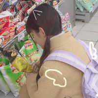 头像喜庆可爱女孩