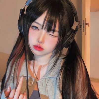 好看的女生头像黑暗系