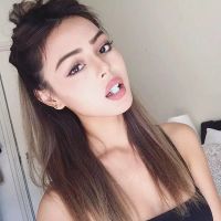 阳光一点的头像女