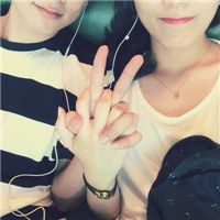 牵你左手的情侣网名