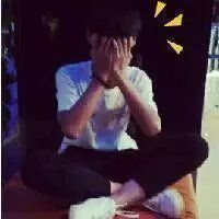 休闲男生墨镜头像