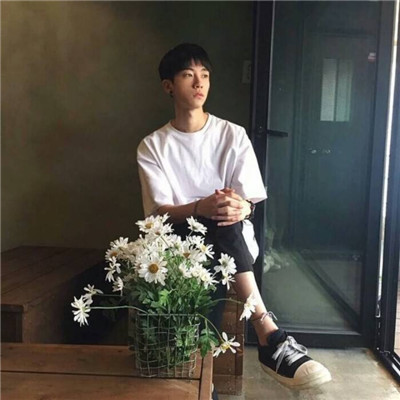 2023年最新出的头像男