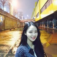 2023年新年头像女孩姓秦