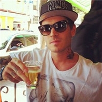 2025年忧伤男生网名精选｜独白心事的诗意昵称