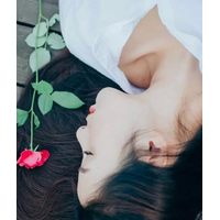 头像越怪人越可爱女生