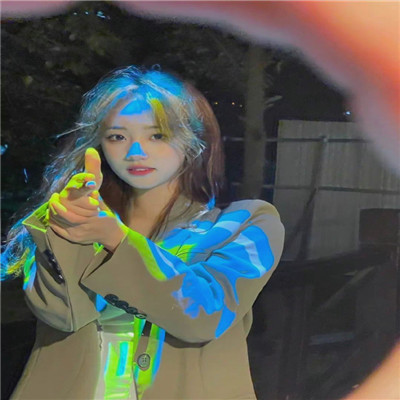 高级感头像女干净