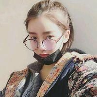 2023年跨年头像女拿东西