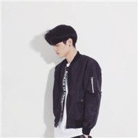 高级感不露脸的头像男生