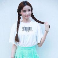 2023年新年头像女孩