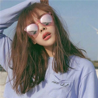 头像女霸气冷酷无情用手机挡脸