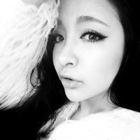 白底头像简约女cool