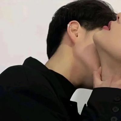一人一半合二为一情侣头像男生