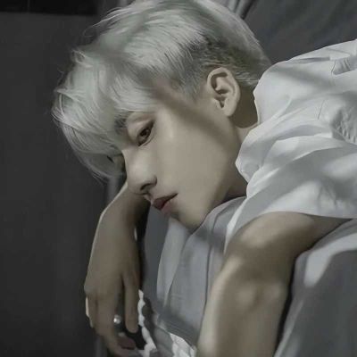 帅气男生头像真人加腹肌