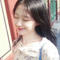挡脸头像女