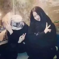 背后头像女